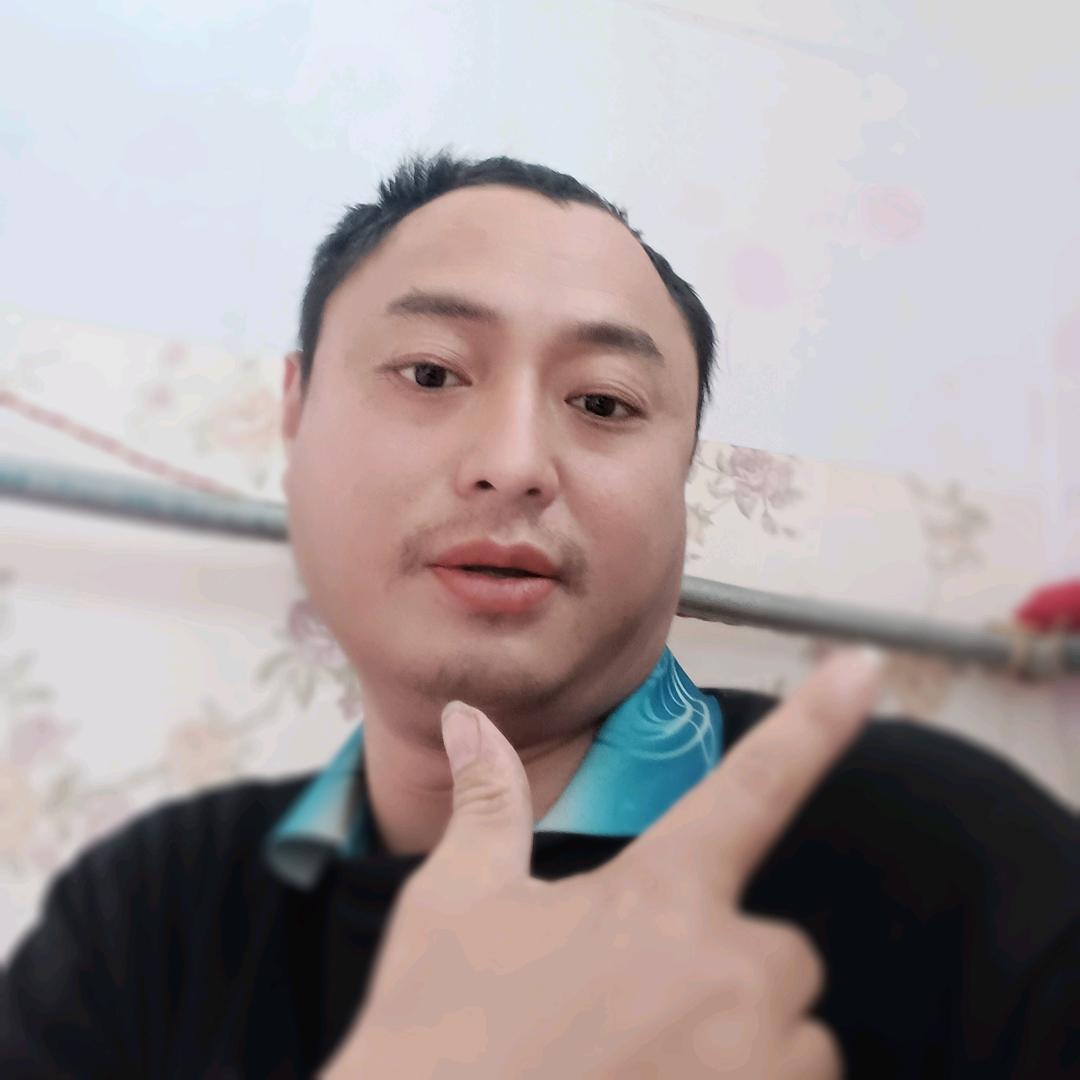 李麒麟炸串，炸毛蛋，铁板鱿鱼…