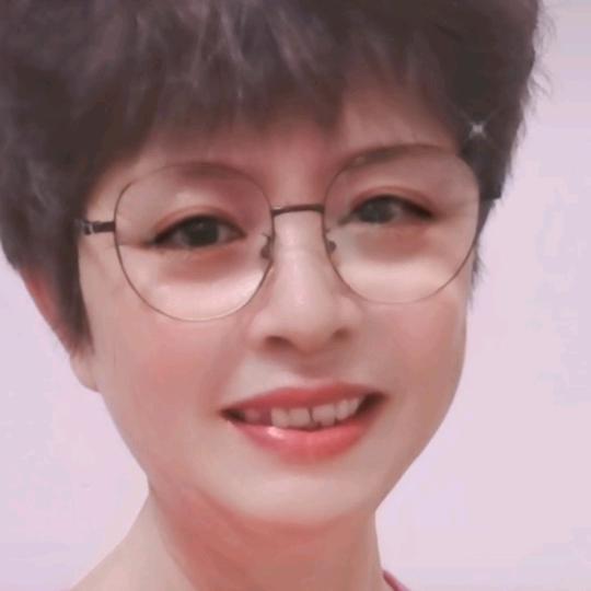 明媚
