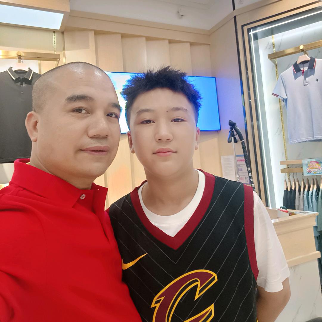 万和电器   黄炼