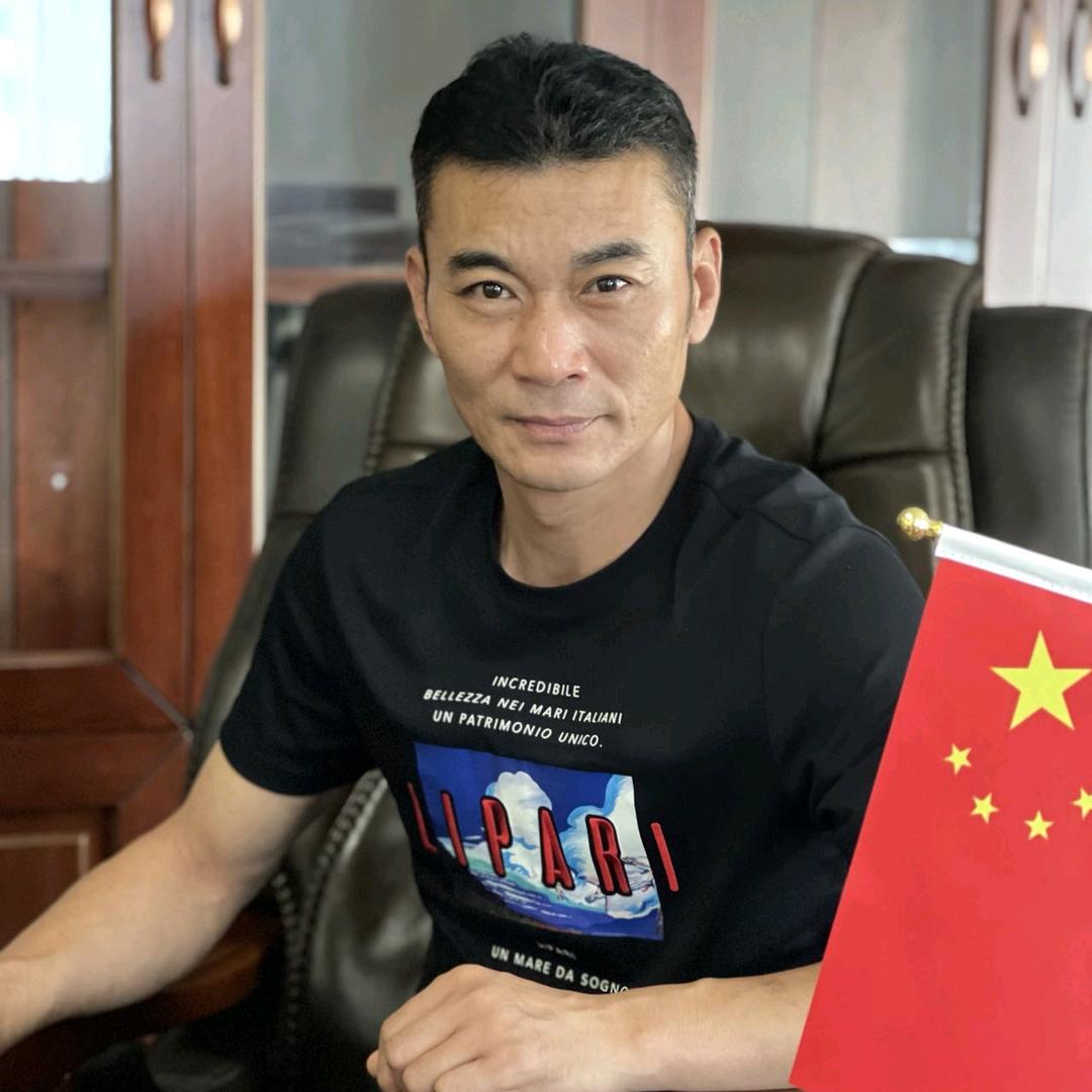 演员张亚坤