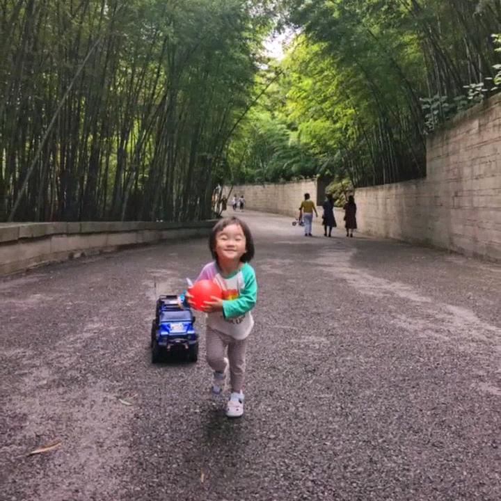 喜欢大口吃肉的核桃