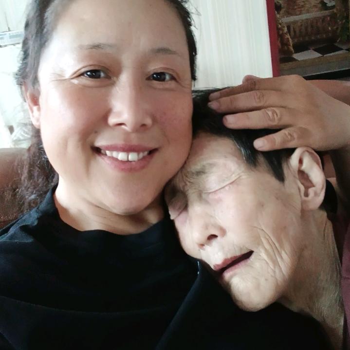 疯丫头和痴呆老妈