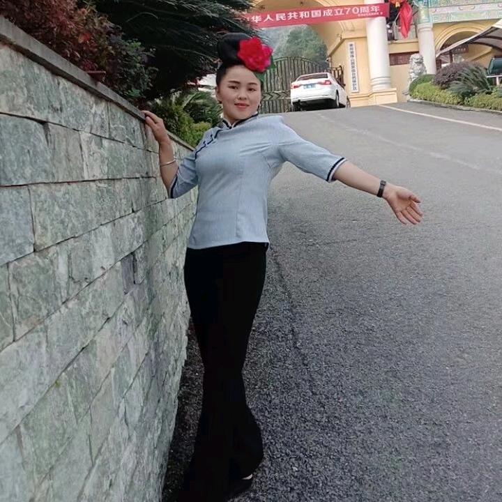 卤味妞摆摊记
