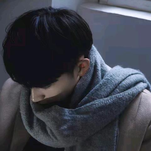 崊