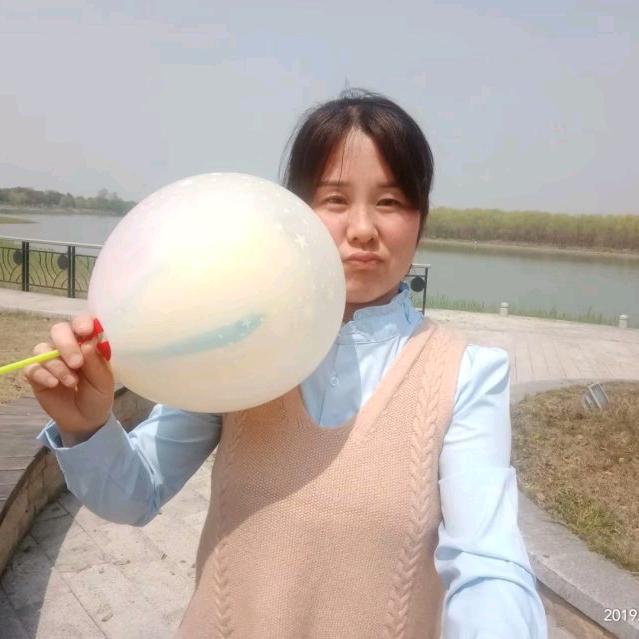 爱笑的女孩