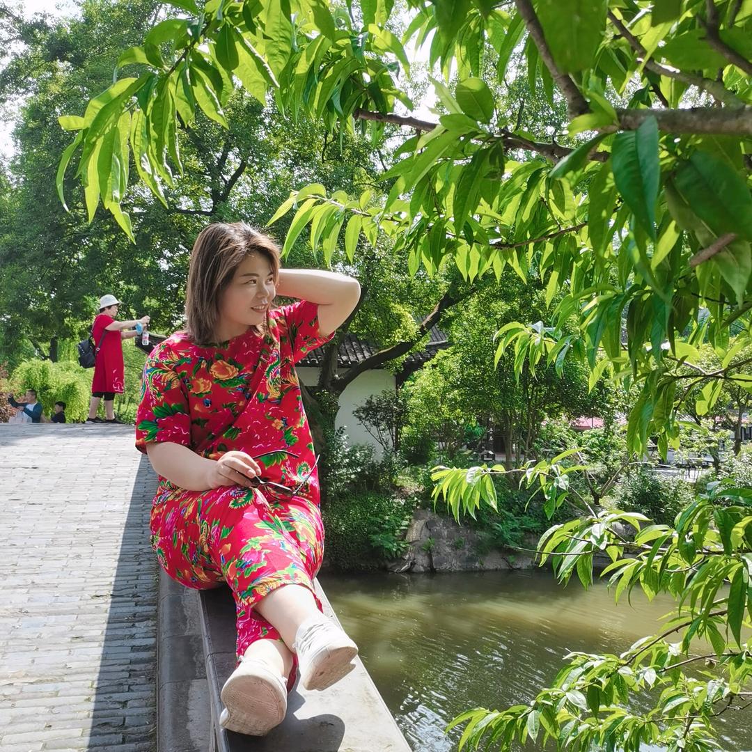 二两五花肉鲜花店