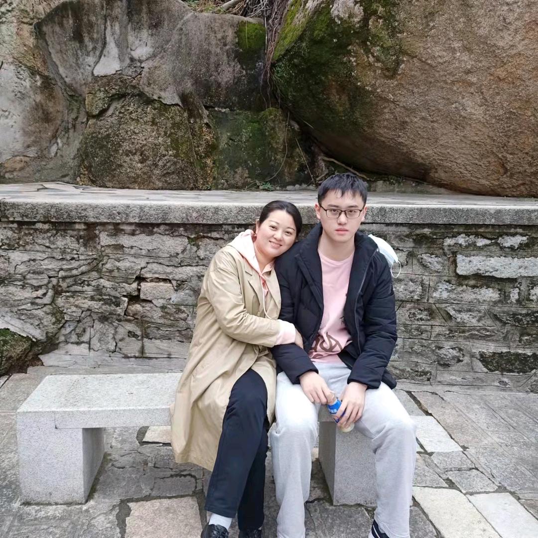 英子