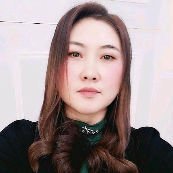 捧乍书店。地址鱼塘边