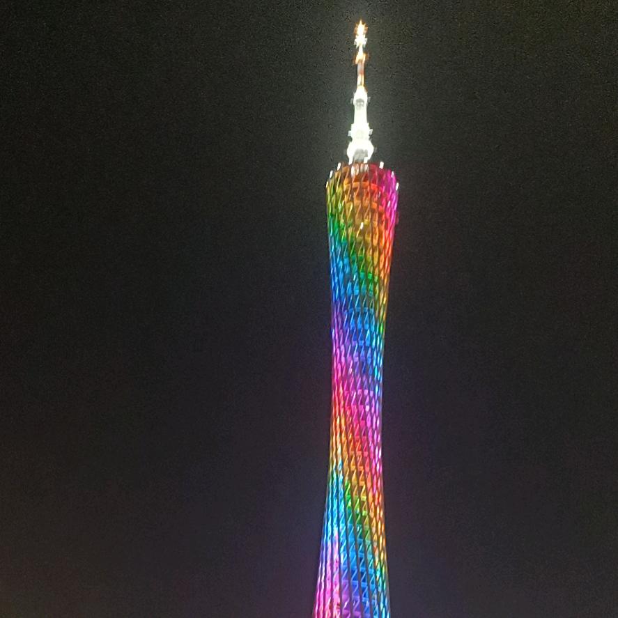 李诗伟