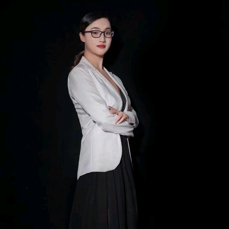 德江摩登新娘婚纱摄影执行经理一一思姐