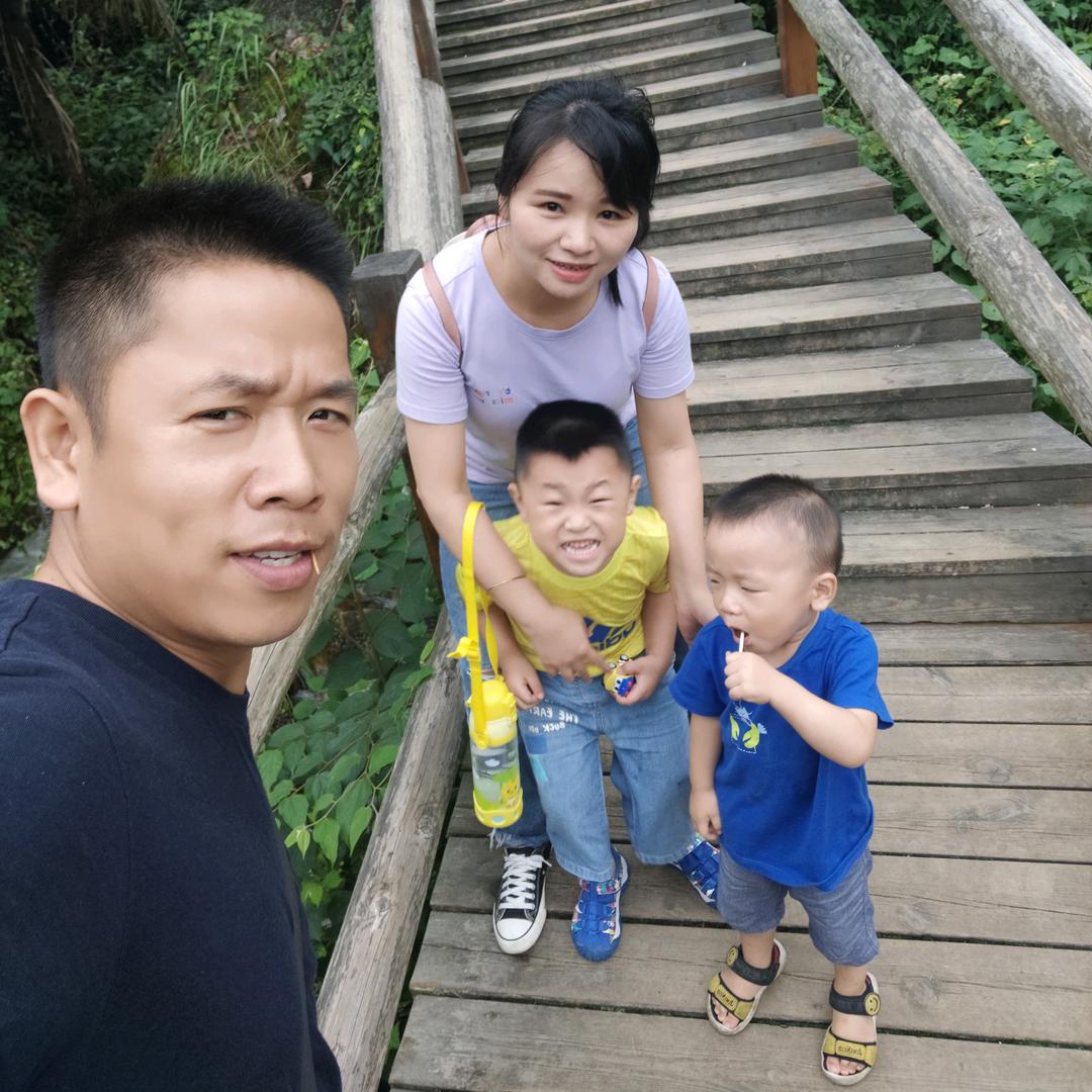 小水牛和小鸡仔