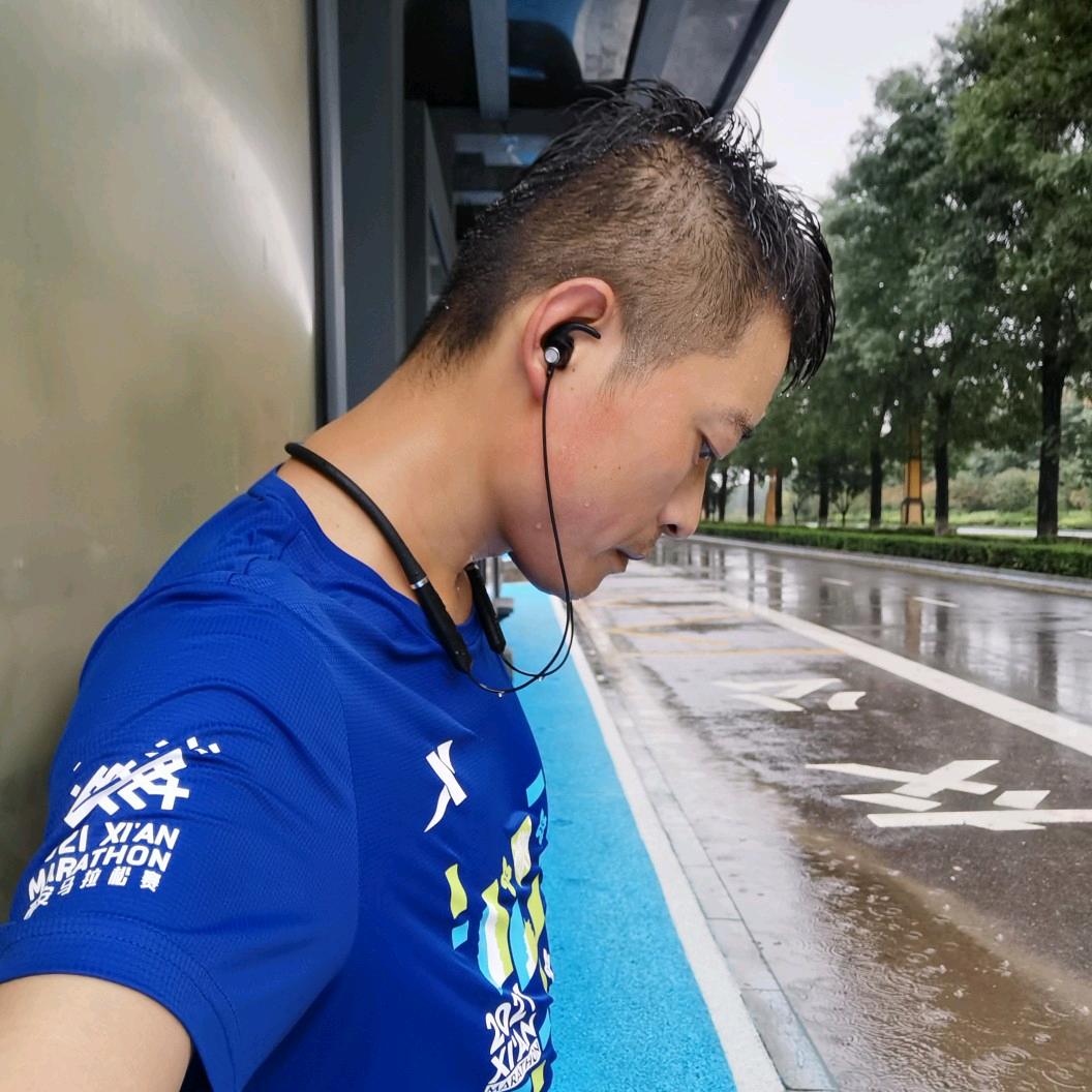 快乐奔跑的某某某😎