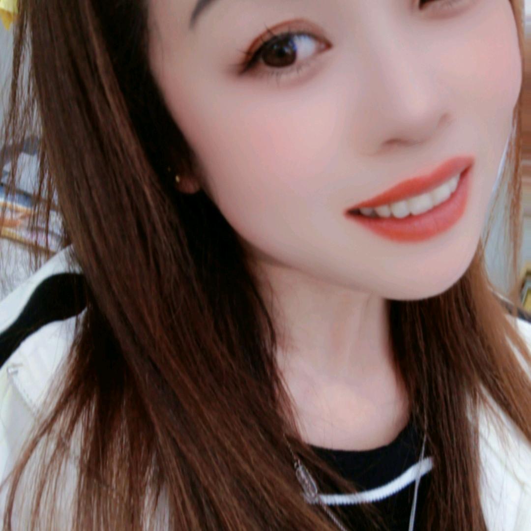 爱笑的女孩👧