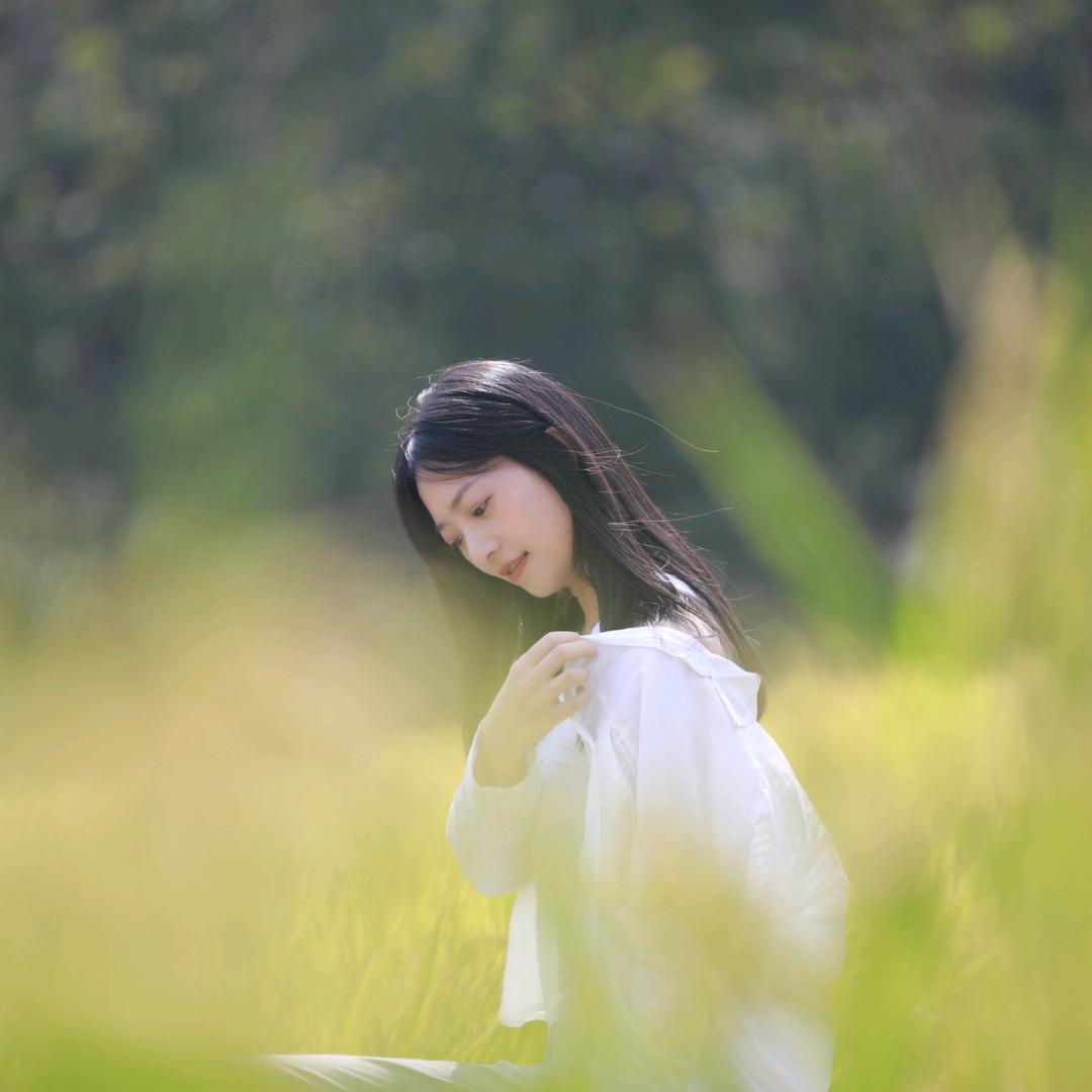 村里姑娘何小花🌸