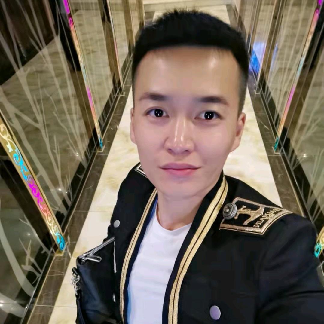 ' ༺ༀ刘 龙ཾེ༄  ཾ