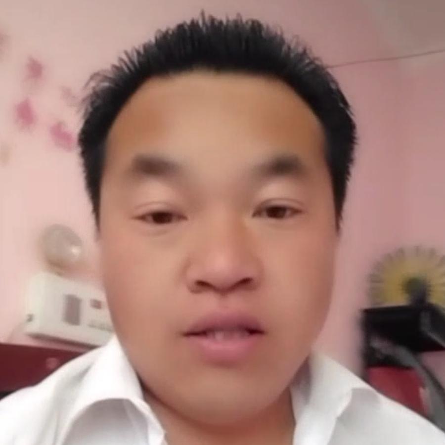 孩他爹骑着蚂蚁游世界