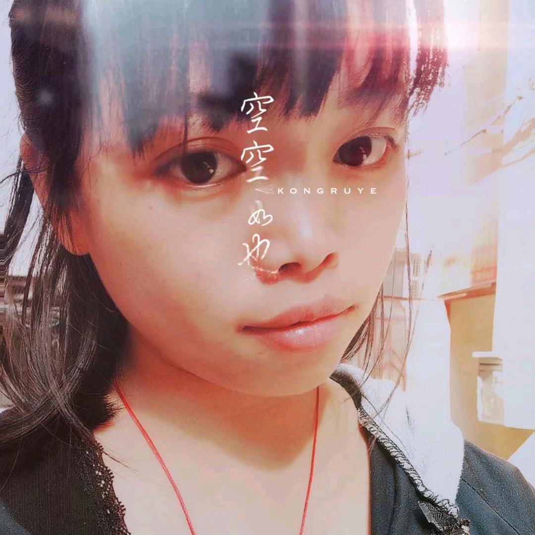 ：╰つ棒棒糖↗甜到忧伤