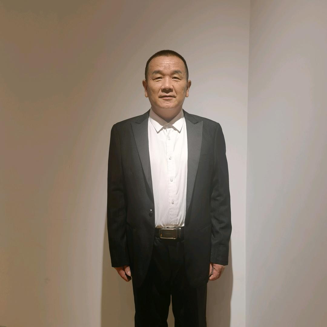 亚新