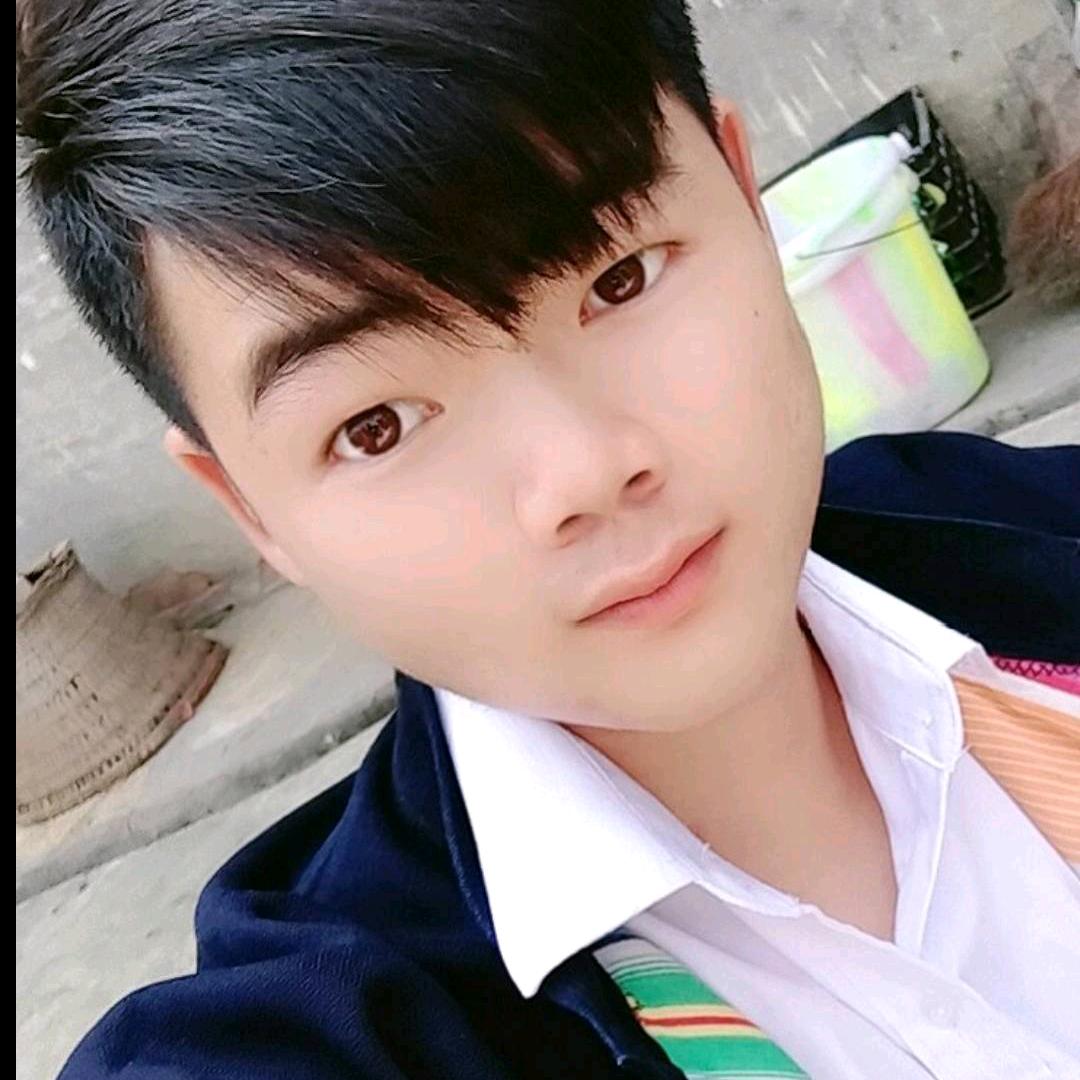 00后〔贵州望谟人〕玩农机