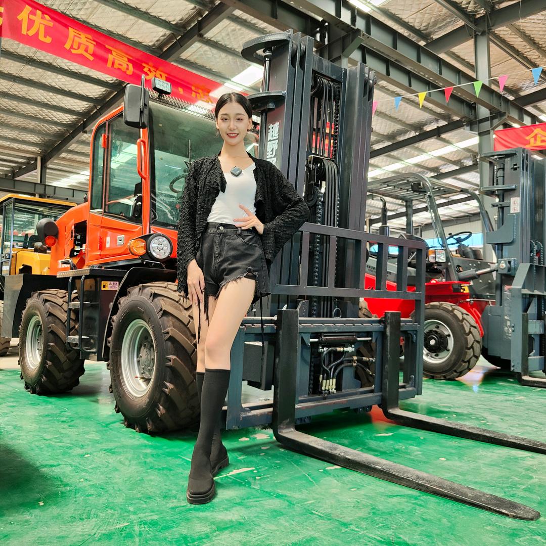 山东德翊四驱越野搬运车
