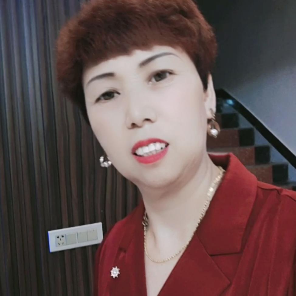 雪中的红叶