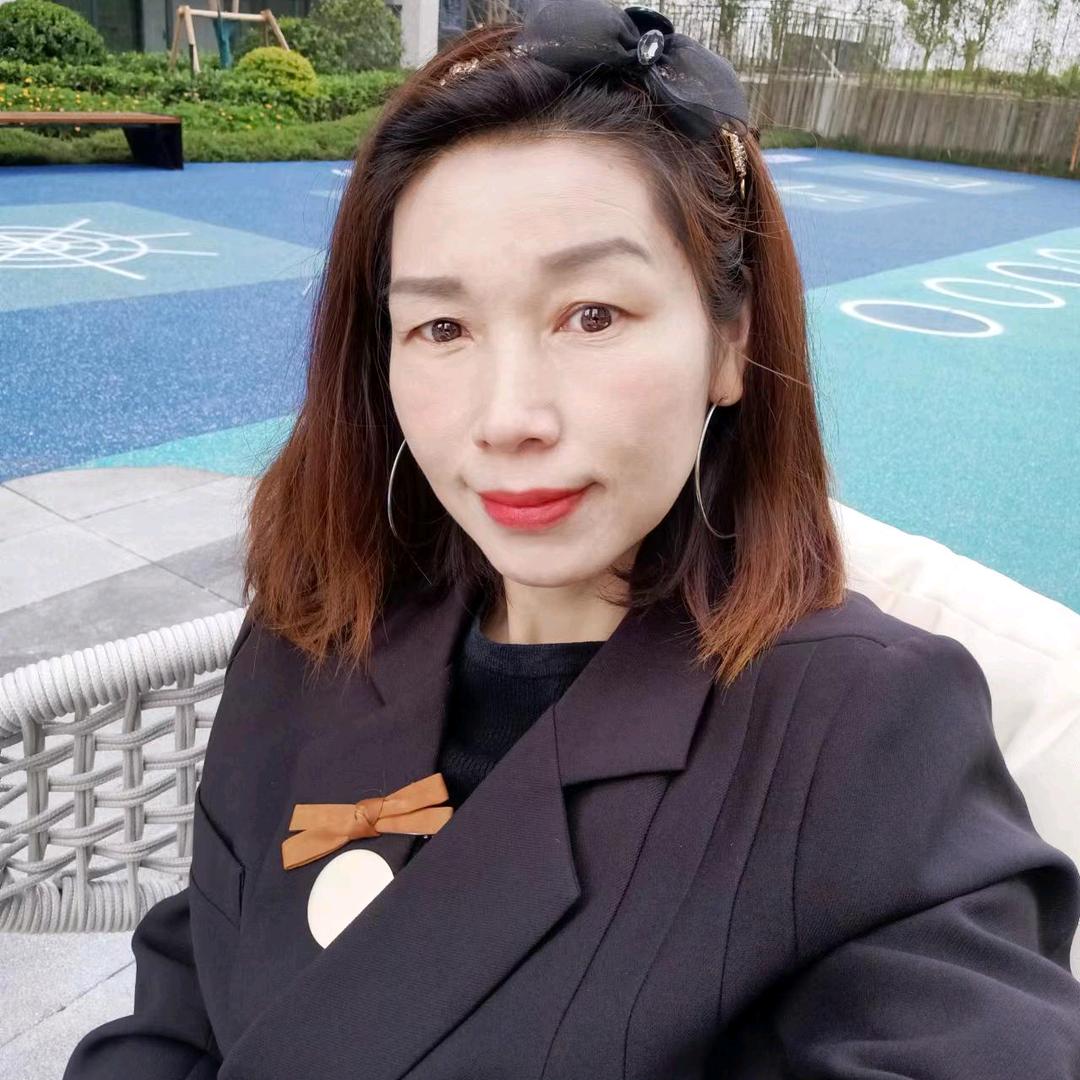 昆明兔兔家政搬家整理收纳美缝保洁团队