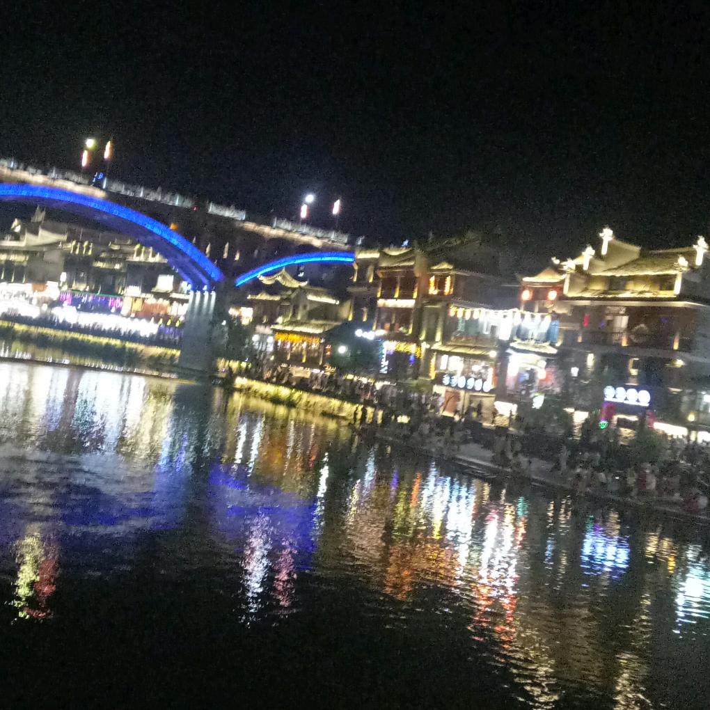 阳光灿烂