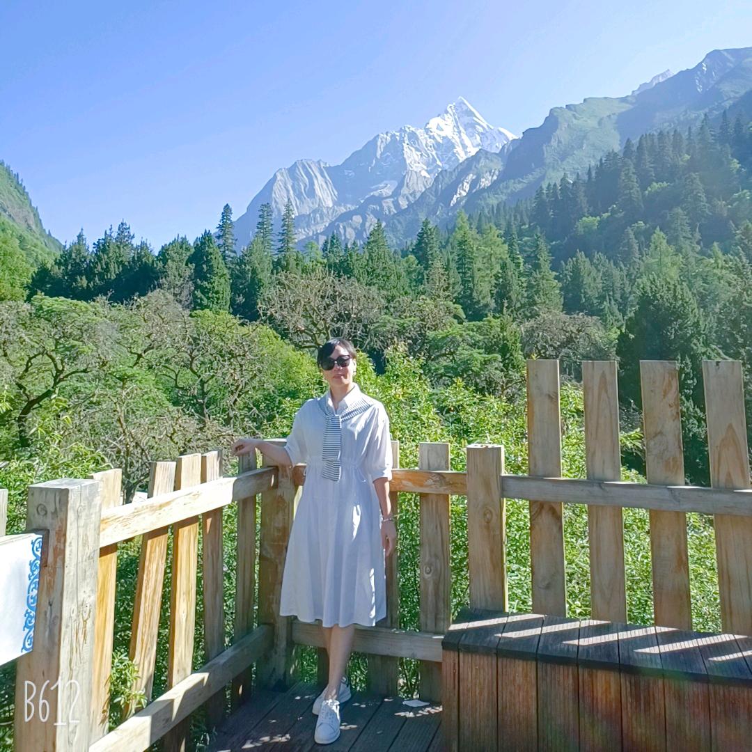 踮起脚尖靠近阳光