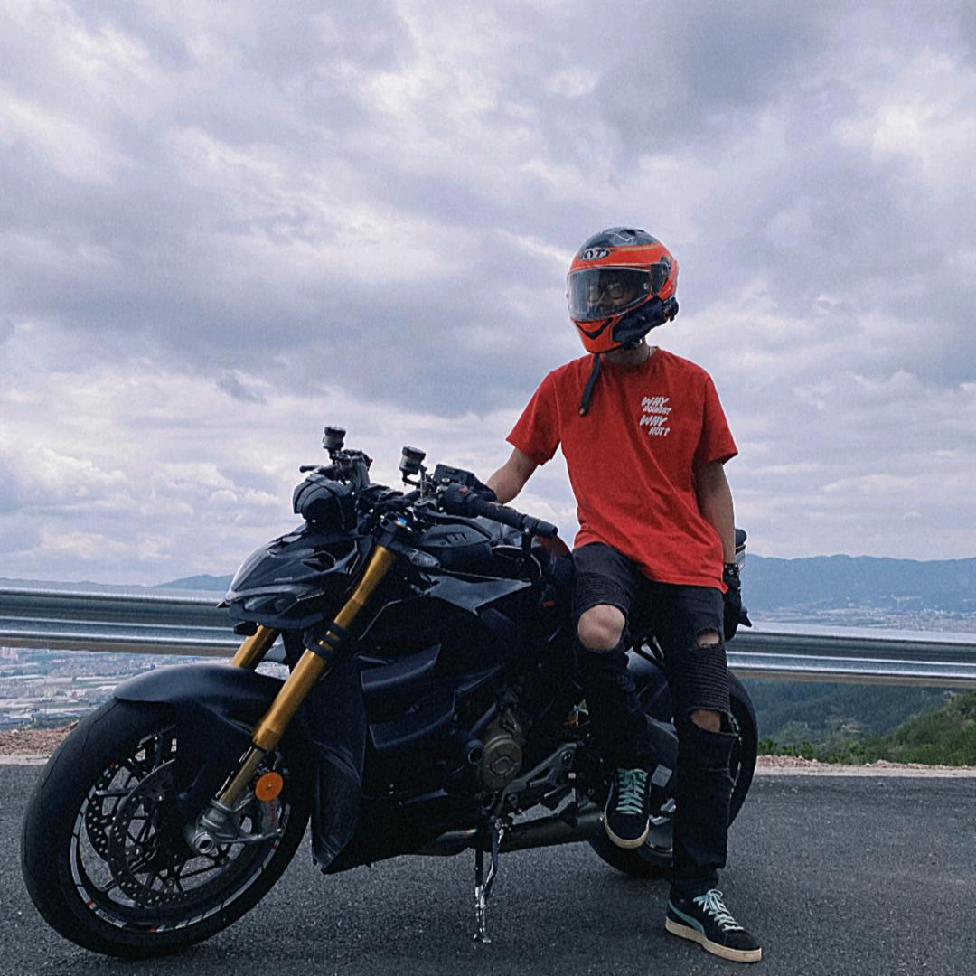 毒蛇小溪