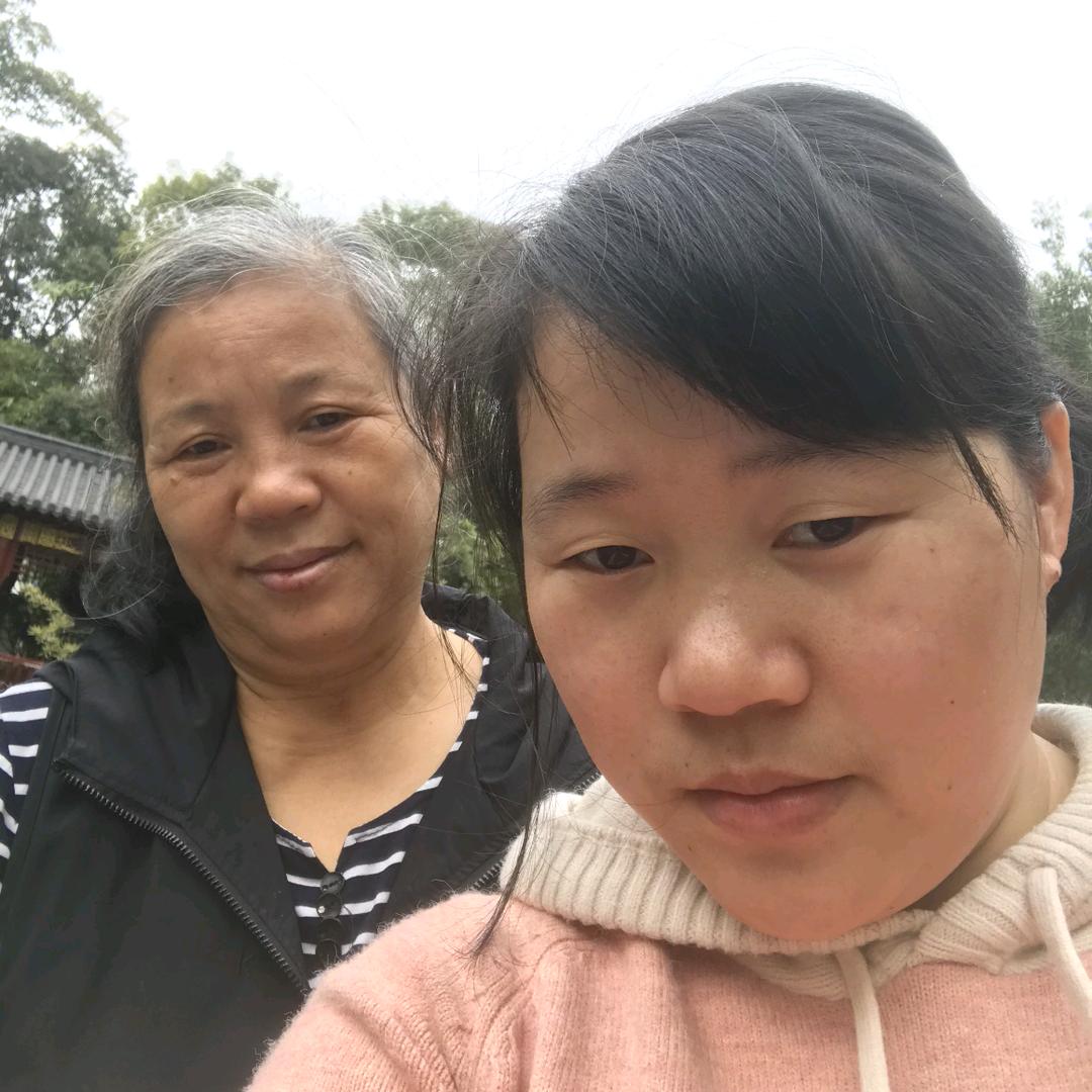 雷英