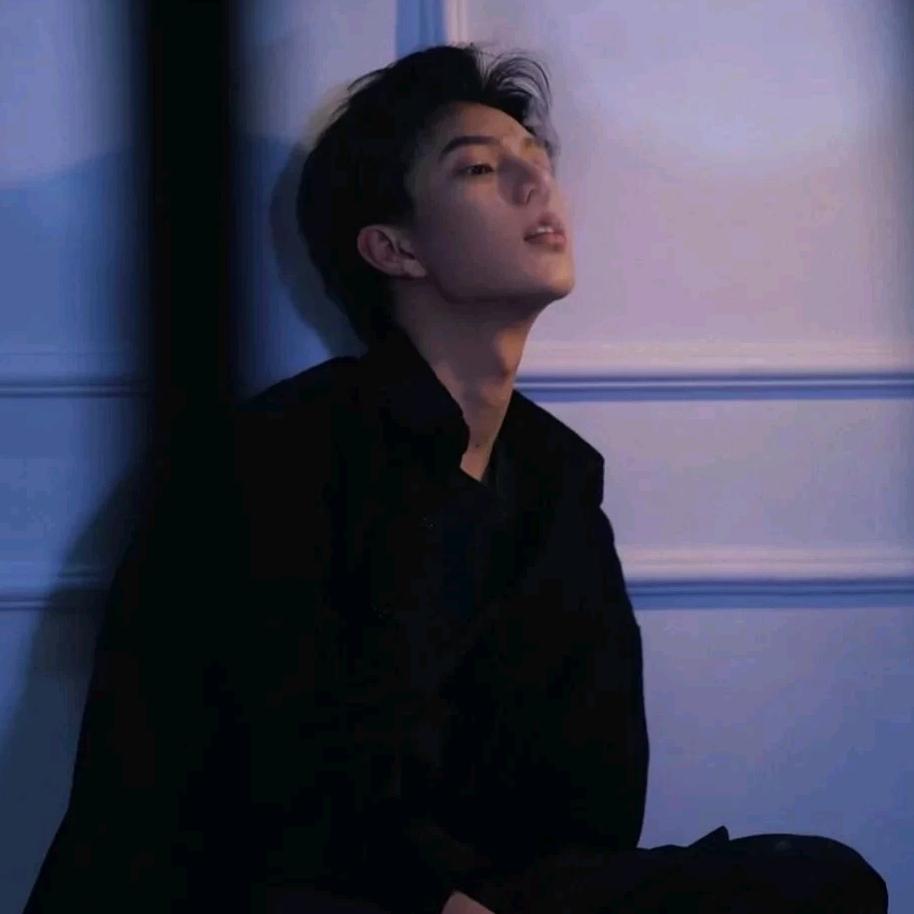 夜空中最亮的星yes~