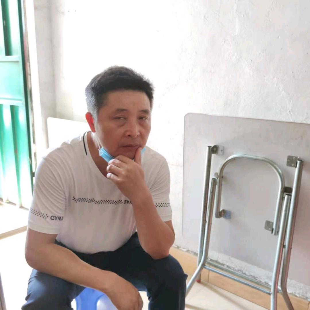 老郑与小陈的故事