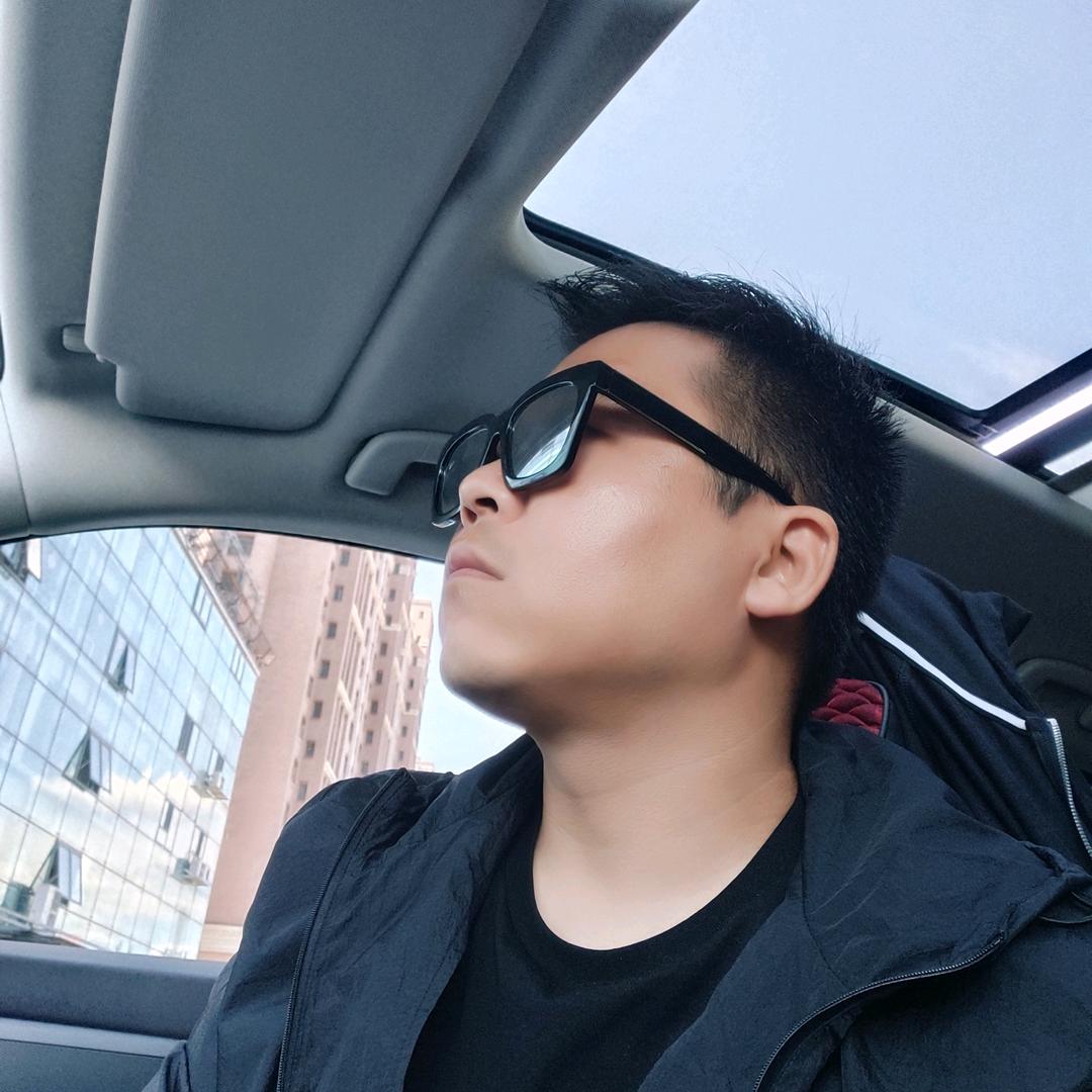 小👀