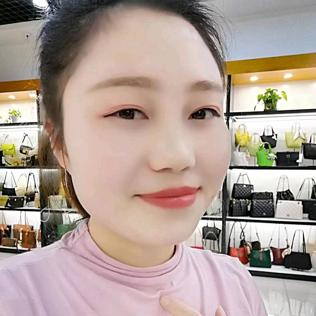贵阳买包包拿货找小徐