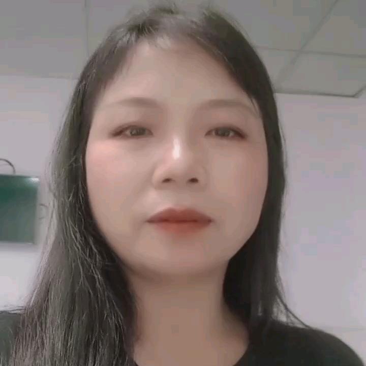 罗琼