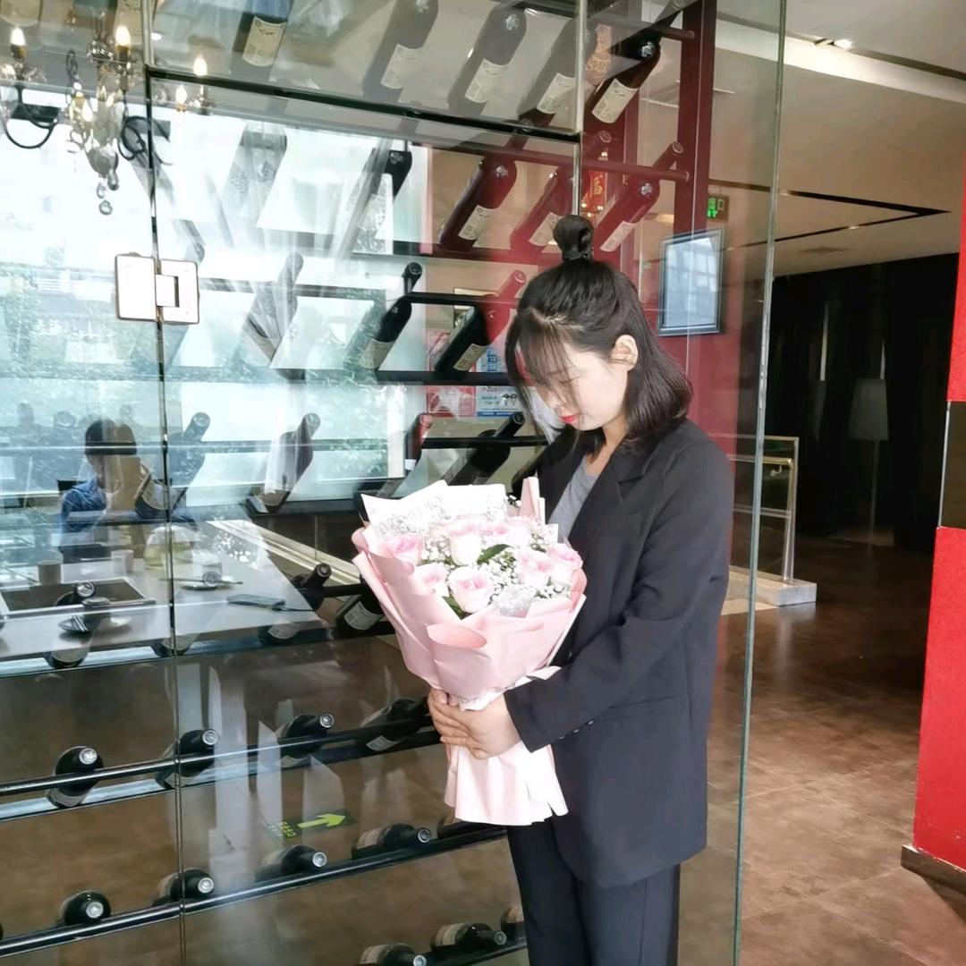 糖糖👑👑👑👑