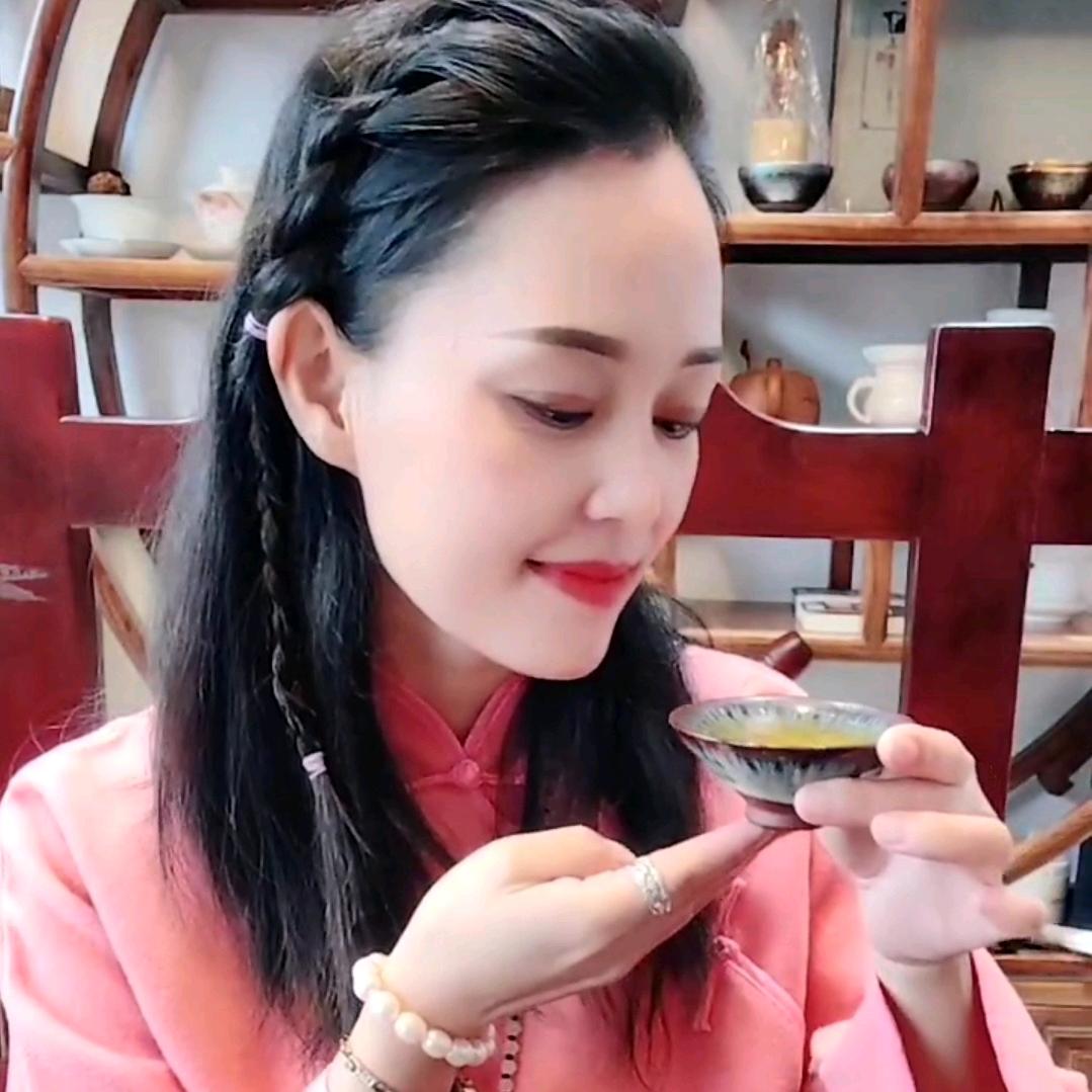 a余二娘子茶行原（茶语舞后）