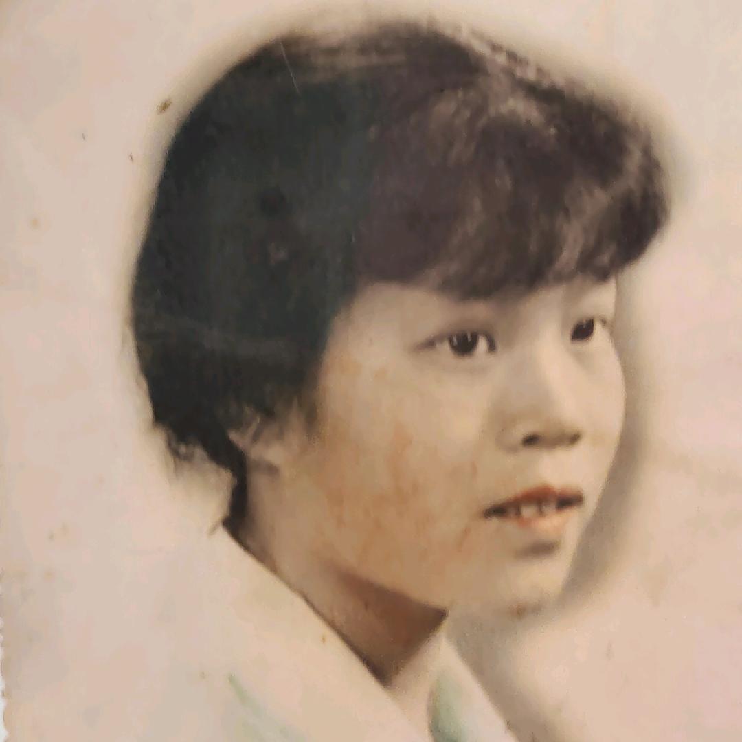 小琼.
