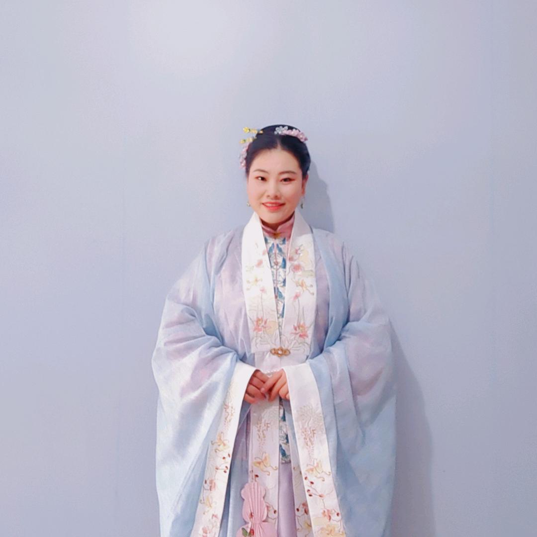 穿汉服的少湾主