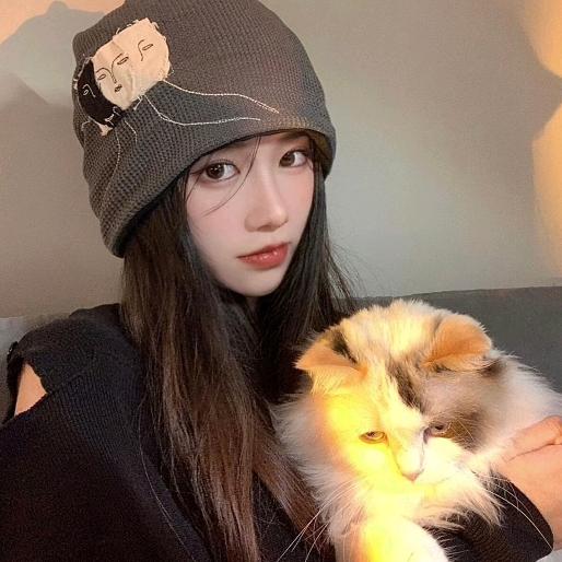 是🍭小红红红～