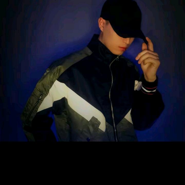 Kkk≈，~W