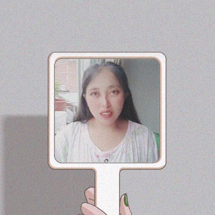 Hfn,人心看不川，日子也过也含酸😂?