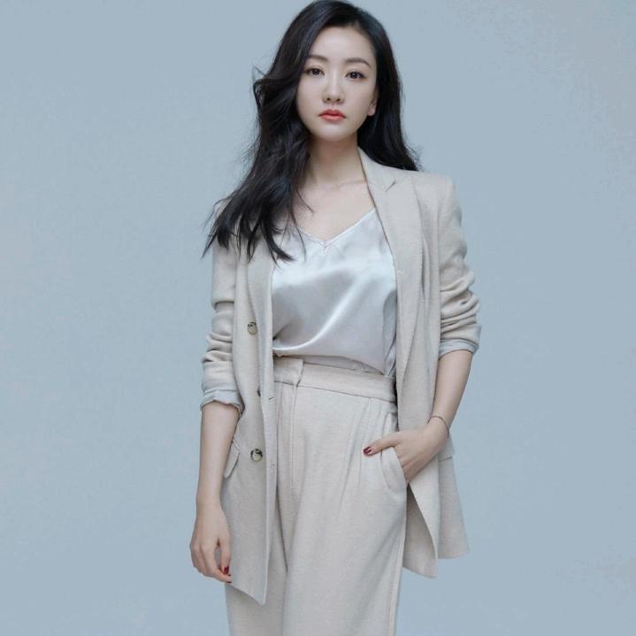 王美英