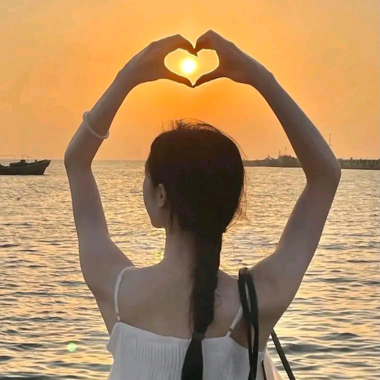 因为在乎所以心痛😀😀