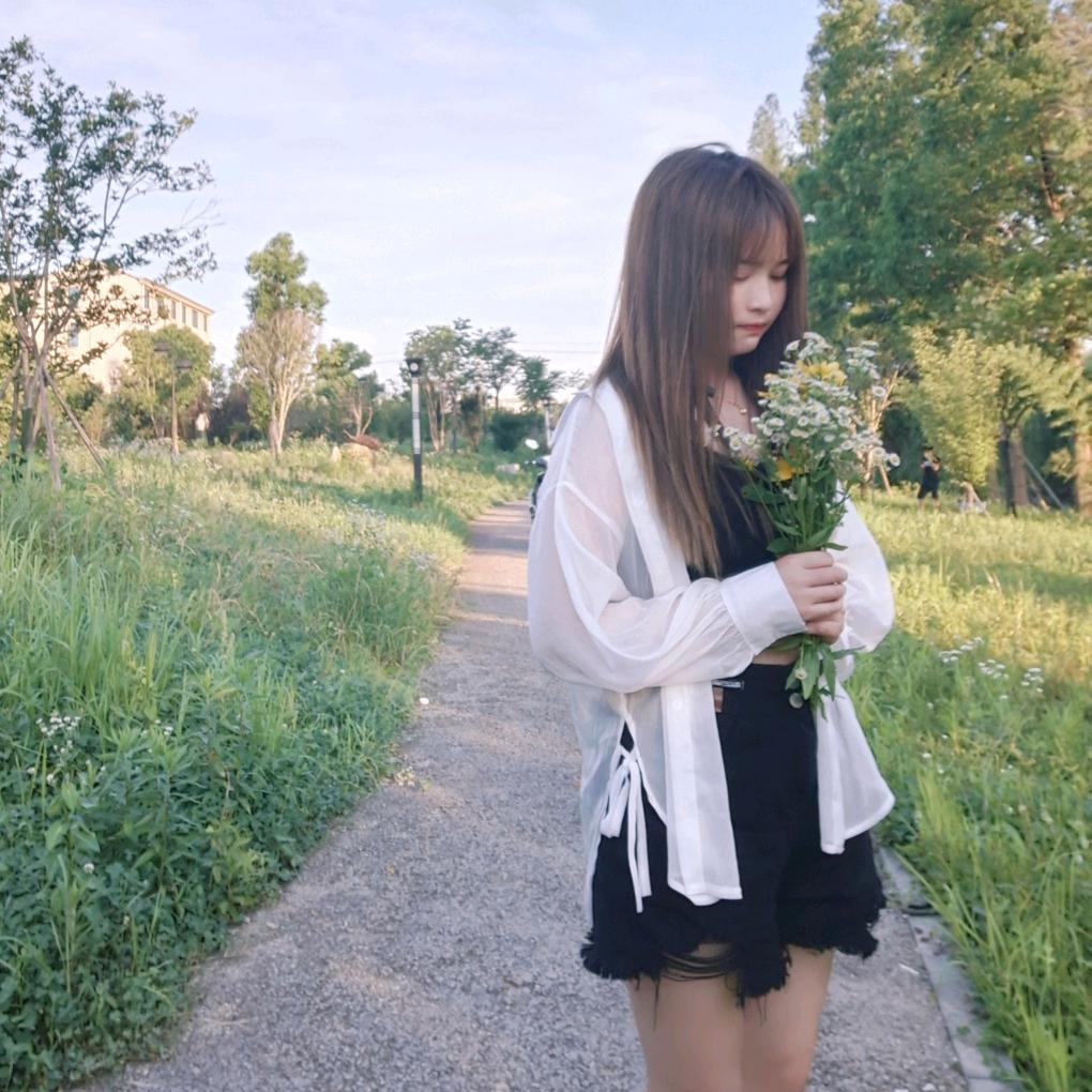 @小尤吃不饱🌺