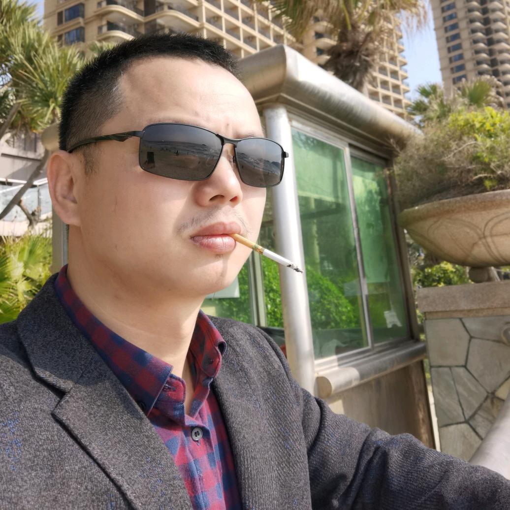 深圳3C贴膜哥