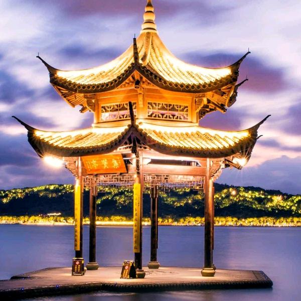 紫氣東来