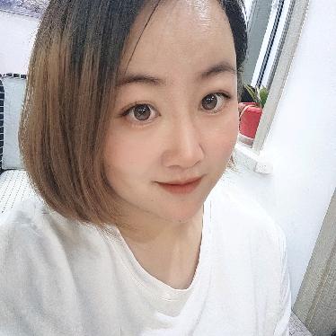 嘴角向上翘