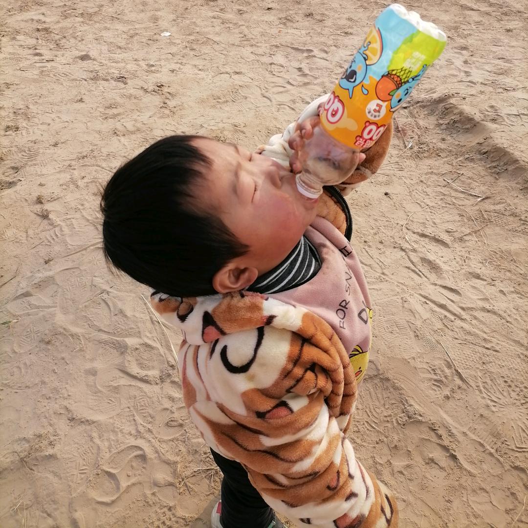 80后在太原贴砖