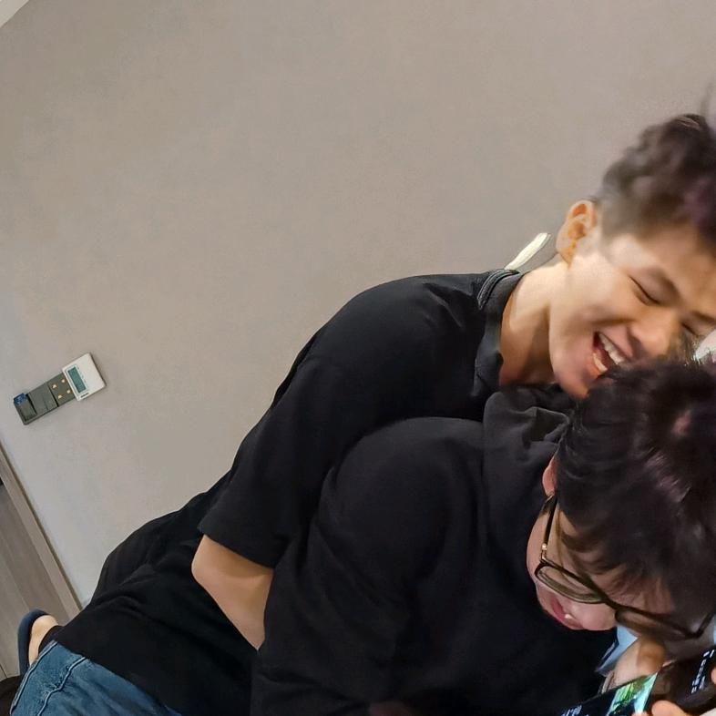 吃宾瘦瘦的李胖胖